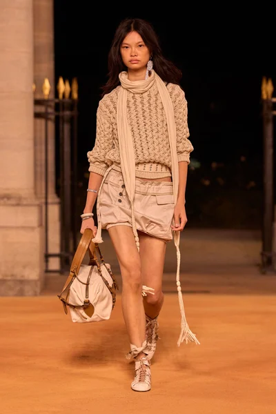 Look 12